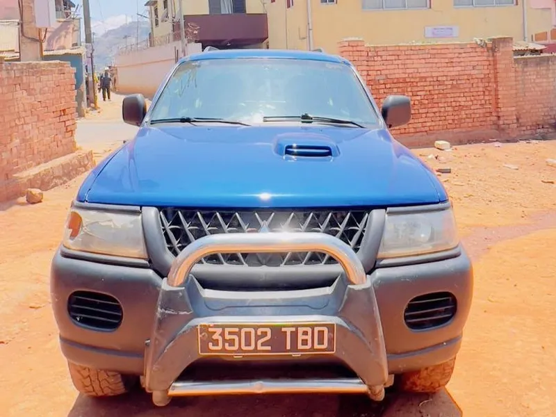 The Pajero from the front, with its number plate
